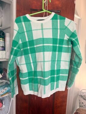 Tahari Green and White Plaid Crewneck Sweater